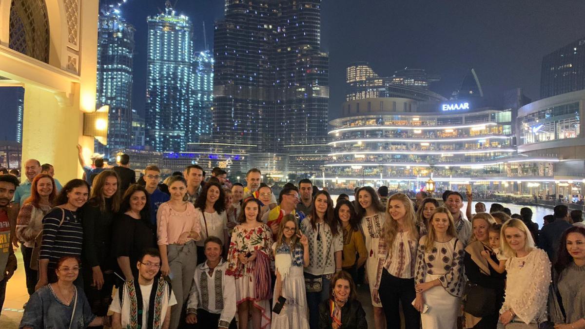 steagul romaniei pe cea mai inalta cladire din lume imagini spectaculoase de ziua nationala in dubai