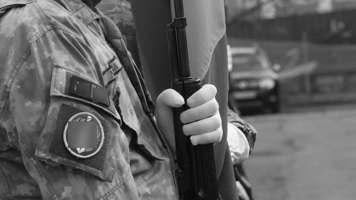 claudiu s a indragostit de o prietena a surorii lui mai mici voia ca de sarbatori sa se logodeasca