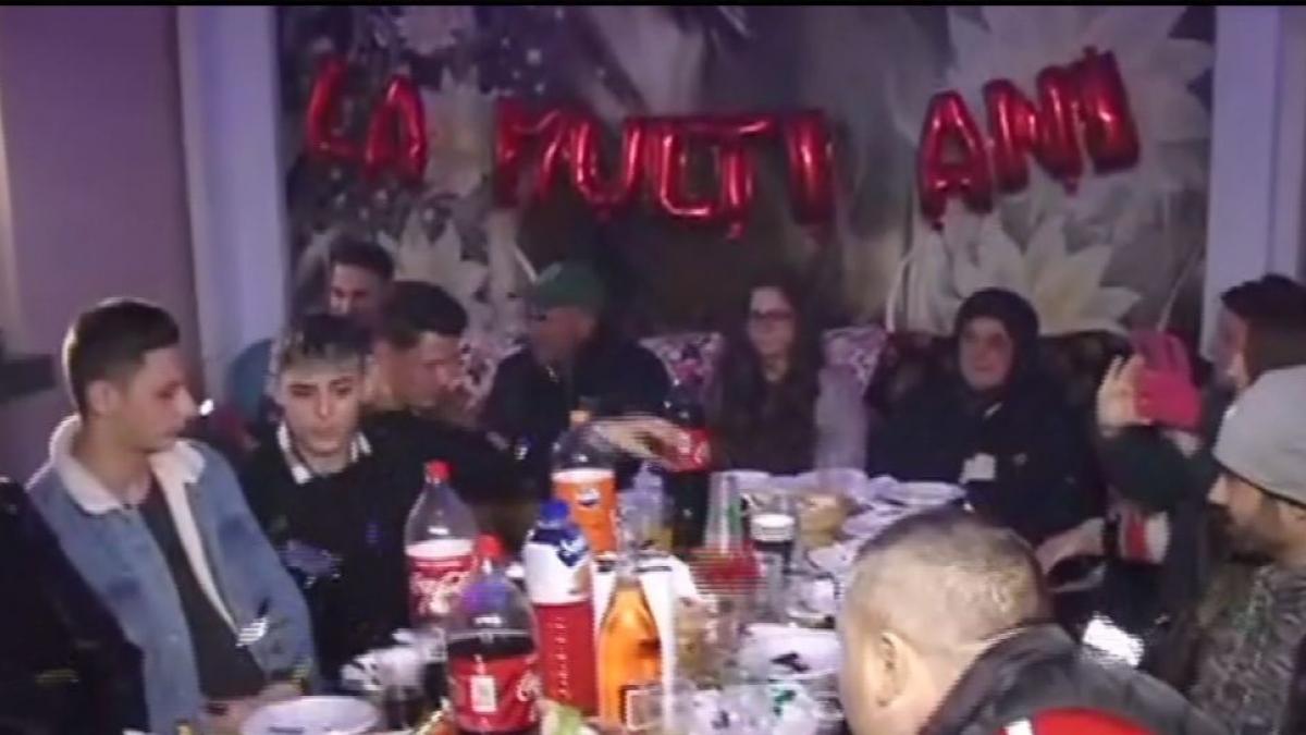 luiza melencu sarbatorita cu tort si baloane in ziua in care ar fi implinit 19 ani video