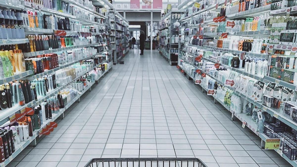 jaf ca n filme la un hipermarket din botosani hotul a fugit cu produse in valoare de aproape 70 000