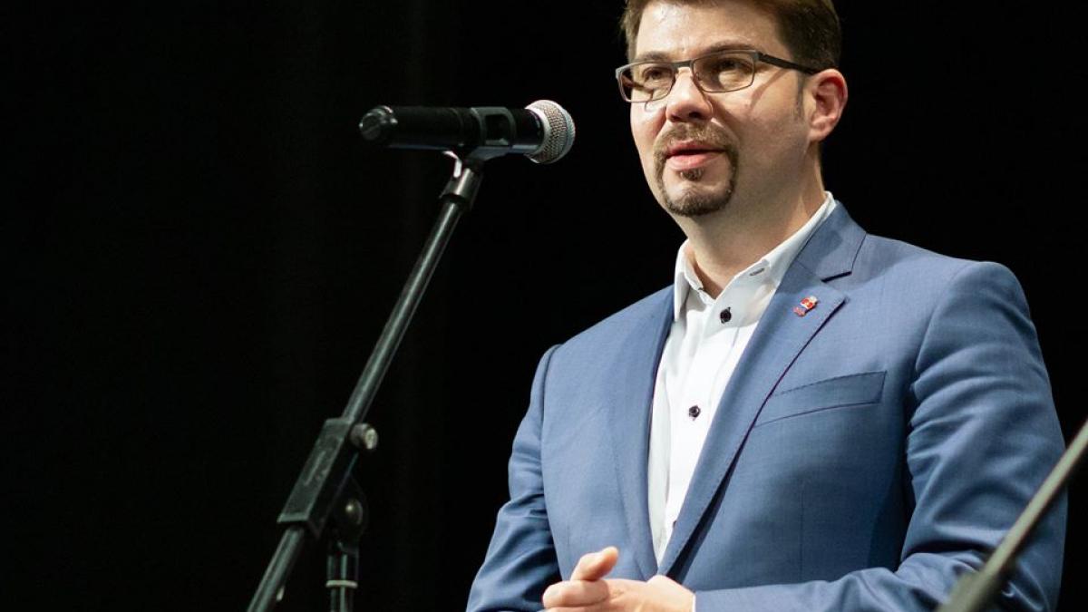 primarul bacaului a anuntat sa va semna adeziunea la pro romania dupa ce va primi decizia scrisa de