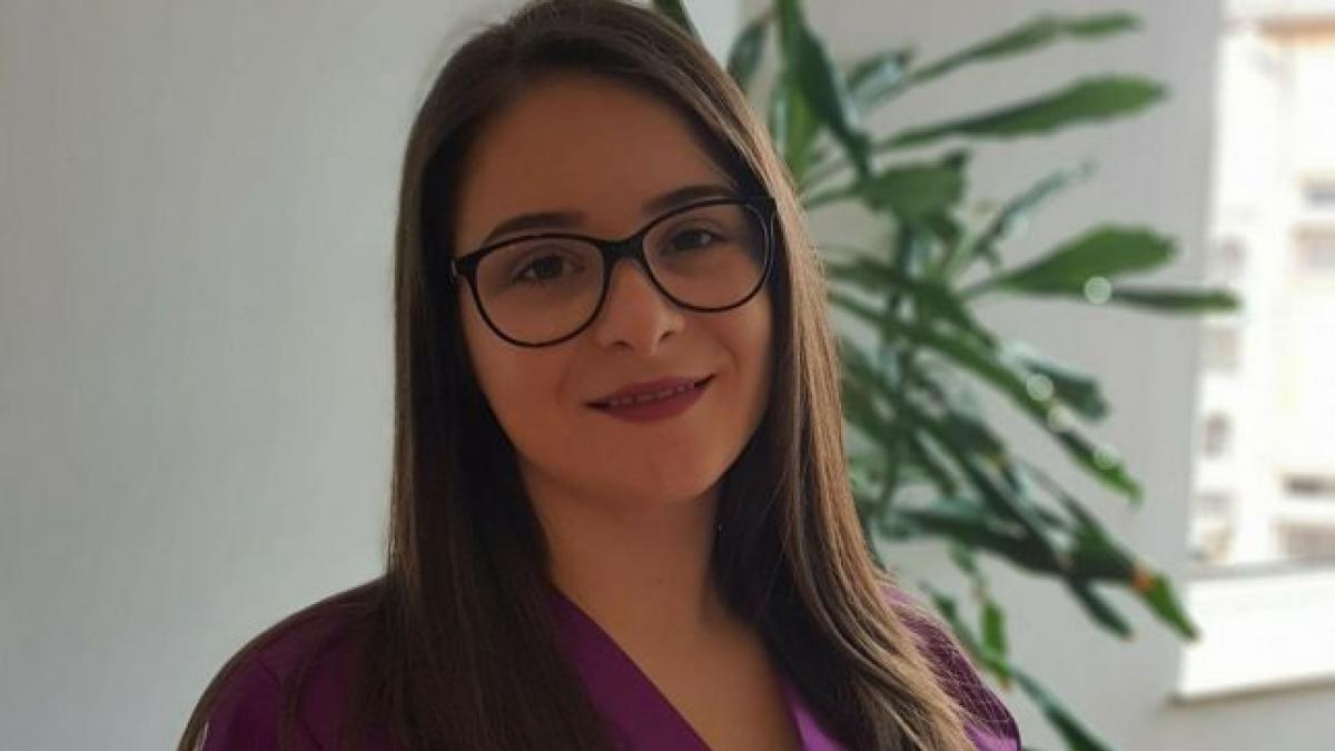 adolescenta din salaj a venit sa nasca pe ascuns la maternitatea din oradea a iesit cu micuta din