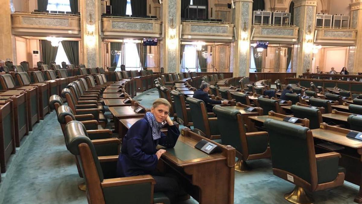alina gorghiu moment penibil presedintele senatului numit de psd vorbeste azi unei sali goale