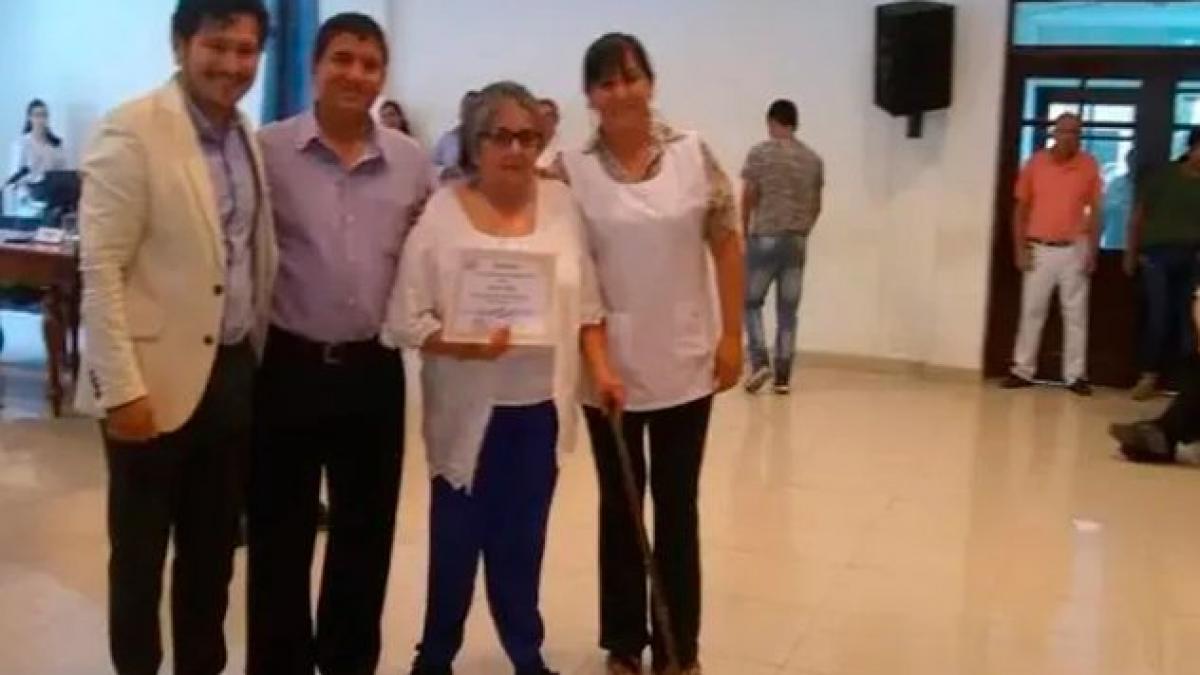 batranica s a reapucat de scoala dintr un motiv emotionant ce vointa de fier