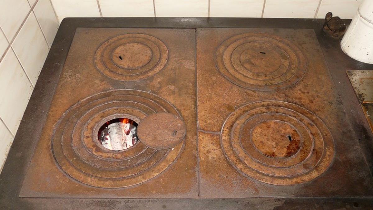 moarte cumplita pentru un copil de 12 ani din bacau a lesinat peste plita incinsa