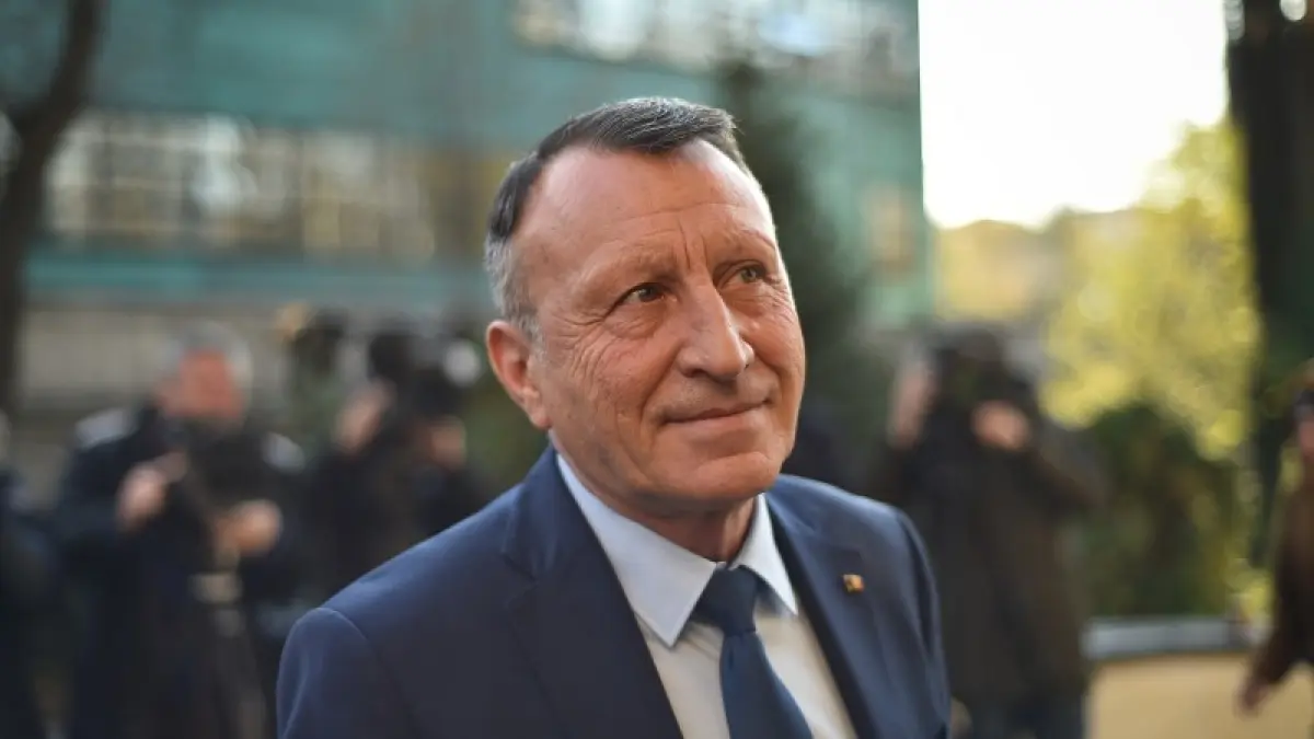 paul stanescu face dezvaluiri stii unde am mancat eu la 1 decembrie la k2 asta inseamna ca eu sunt