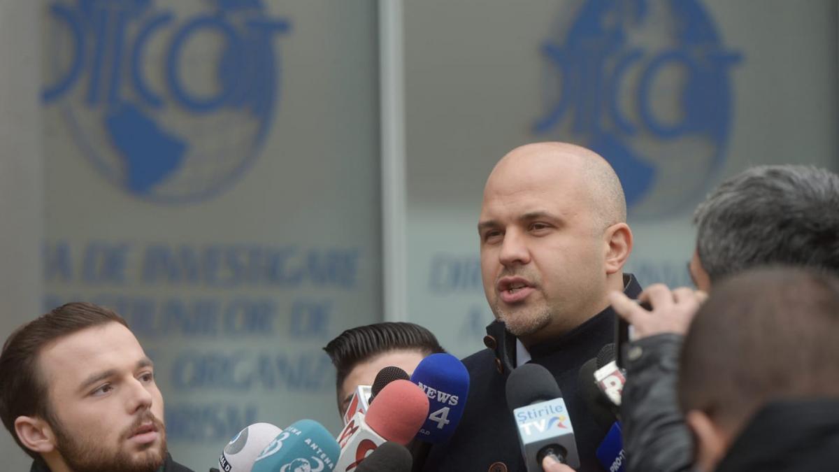 se poate face in grup un deputat a intrat in incaperea unui spital din romania a ramas socat de ce