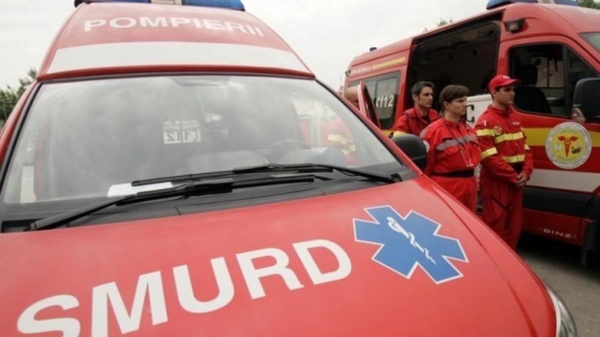 Accident cumplit: un autoturism a intrat într-o casă după ce a fost lovit de o altă maşină