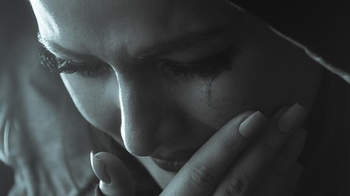 halucinant eleva de 16 ani violata in amiaza mare pe holul liceului in care invata nimeni nu ar fi