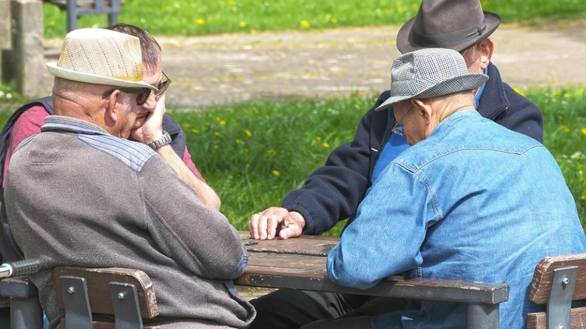 ministrul muncii vrea interzicerea cumulului pensiei cu salariul din sistemul de stat