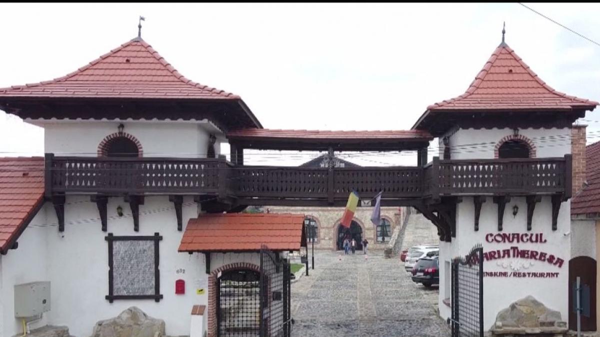 conacul de poveste din judetul sibiu unde traditiile de craciun si anul nou se pastreaza de