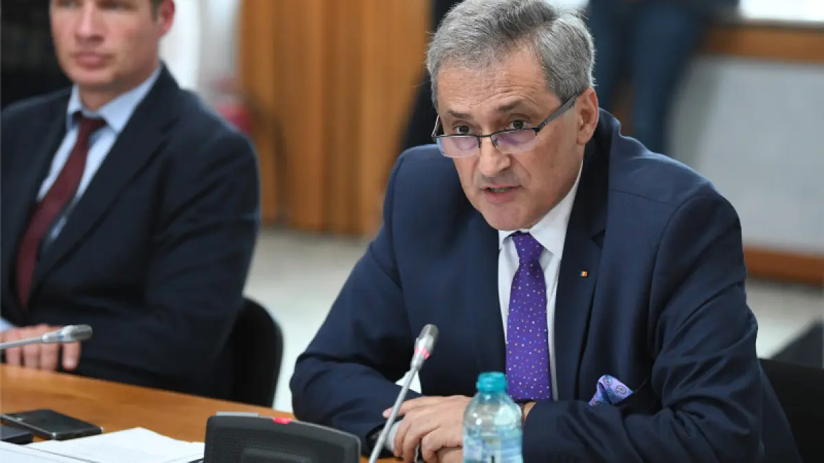 ministrul marcel vela il ataca pe raed arafat nu este centrul universului