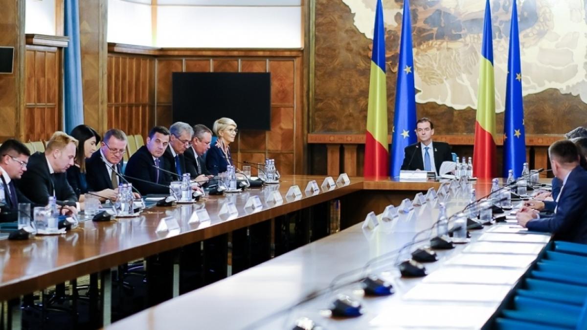 sedinta de guvern cu mize uriase ludovic orban demaram procedura asumarii raspunderii pe cele trei