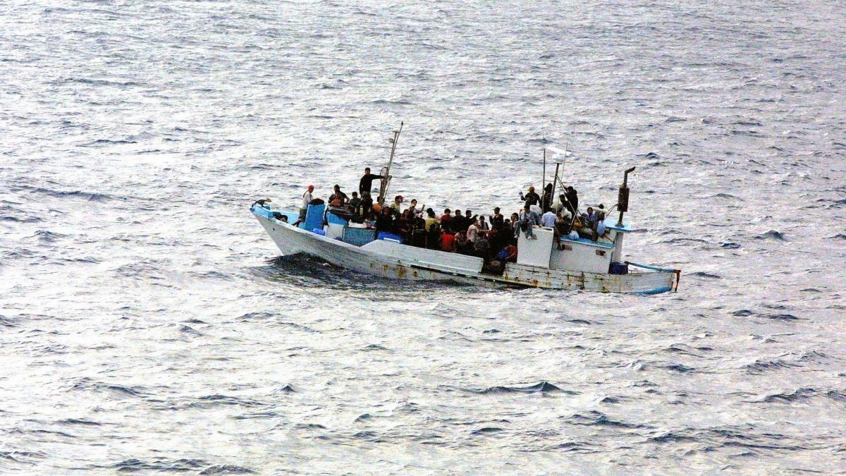 zeci de refugiati din libia vor ajunge in romania