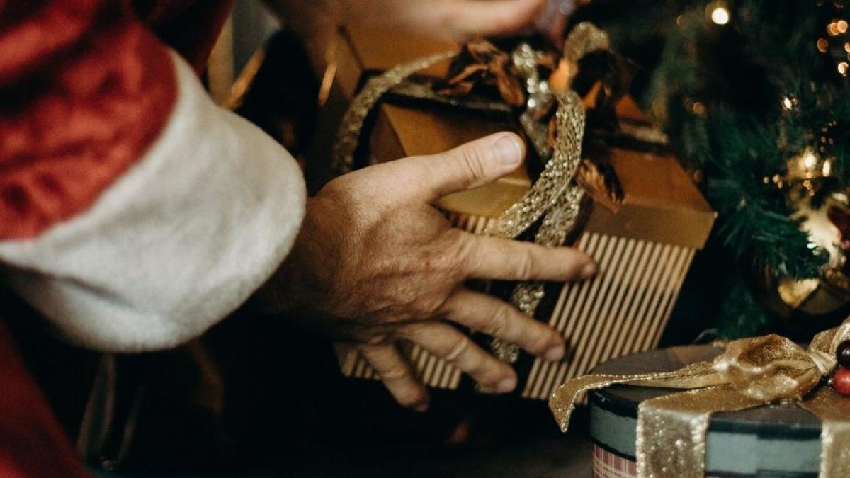 Mos CrÄƒciun Soseste Vineri Seara La Targul De CrÄƒciun Bucuresti Din PiaÅ£a ConstituÅ£iei