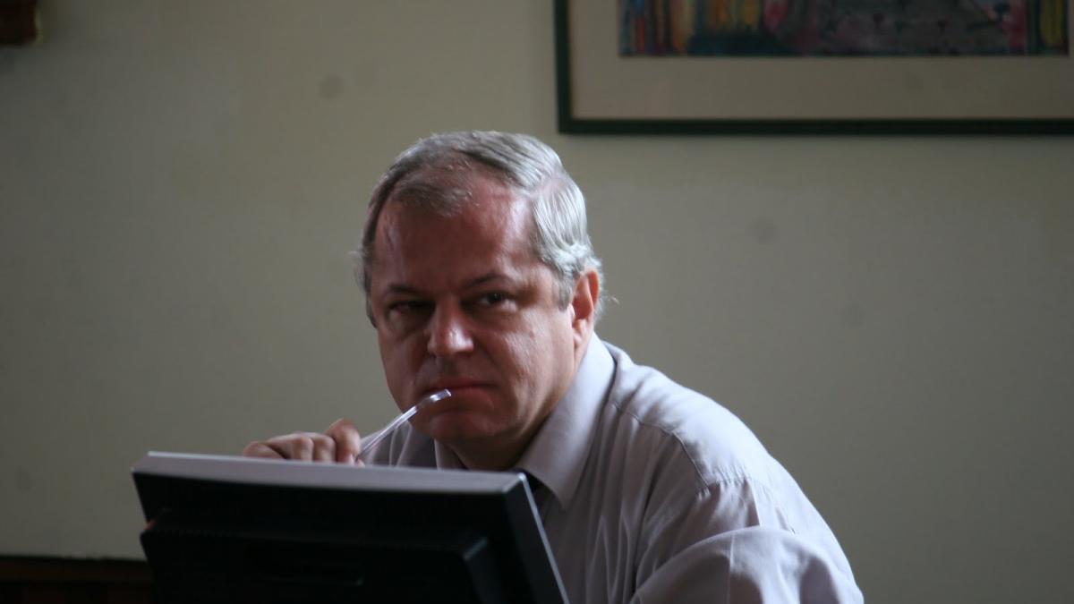 presa vremurile si politica si de partea buna a ierbii lansate la iasi