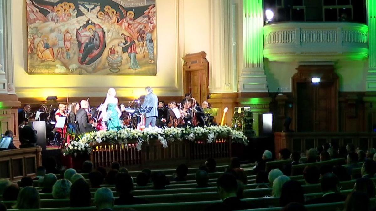 concert extraordinar de craciun la palatul patriarhiei preafericitul daniel a primit titlul de
