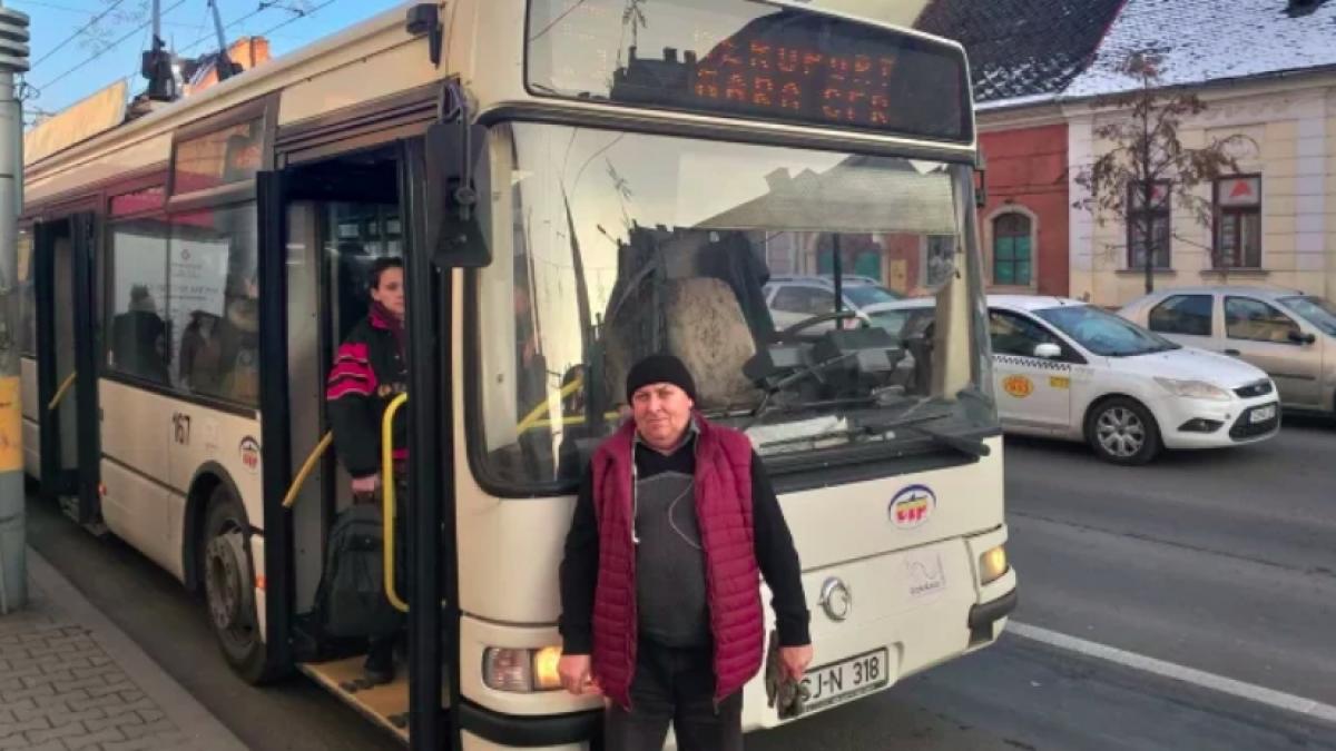 vasile era in troleul 5 cand a zarit o tanara cu un baiat aceasta l a intrebat ceva dupa care s a