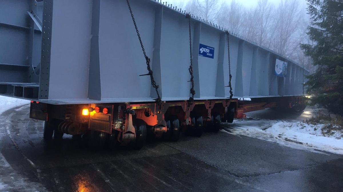 traficul a fost reluat pe dn 1a la cheia dupa ce un transport agabaritic ramasese blocat intr o