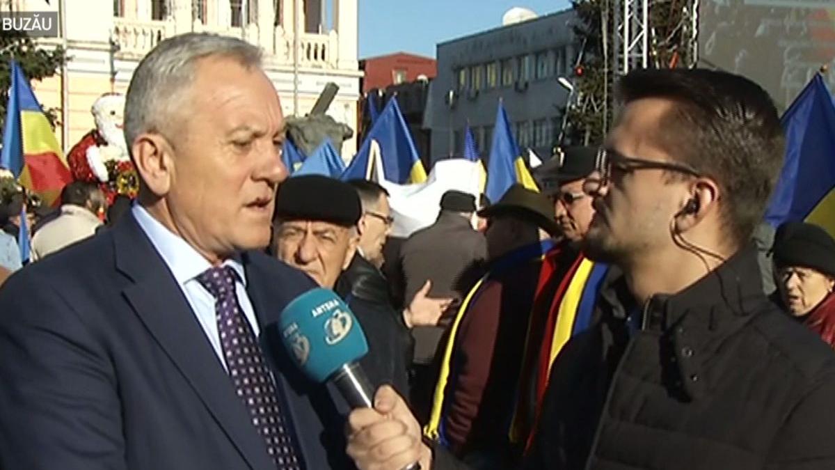 protest in centrul buzaului sute de persoane au iesit in strada pentru sustinerea cercetatorului