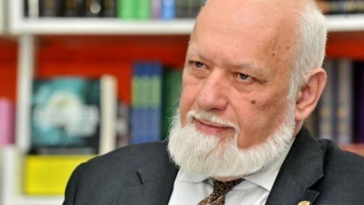 primele imagini cu momentul in care gelu voican voiculescu a fost lovit cu o carja in cap in piata