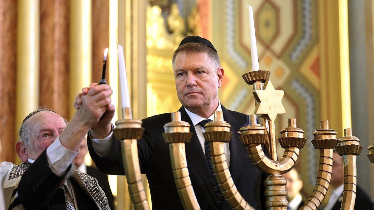 klaus iohannis la ceremonia de hanuka voi condamna orice manifestare de rasism xenofobie sau
