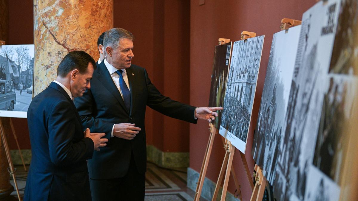 mars in memoria victimelor revolutiei presedintele klaus iohannis se alatura evenimentului