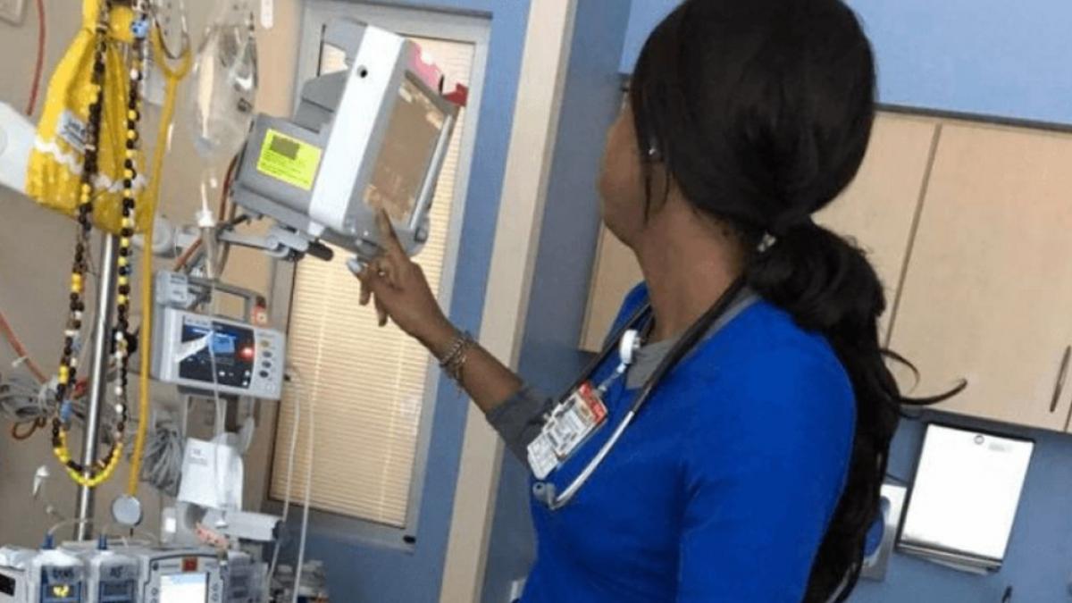 asistenta credea ca familia fetitei de care avea grija nu vedea ce facea ea zilnic in camera