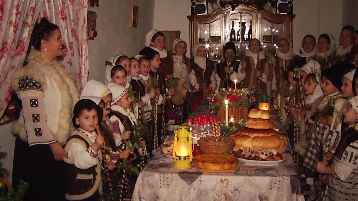 niculina stoican isi petrece ajunul craciunului in casa bunicilor sa traiasca toti romanii oriunde