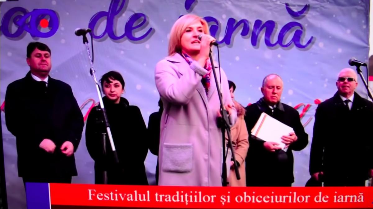 o deputata a urat fericiun cracit