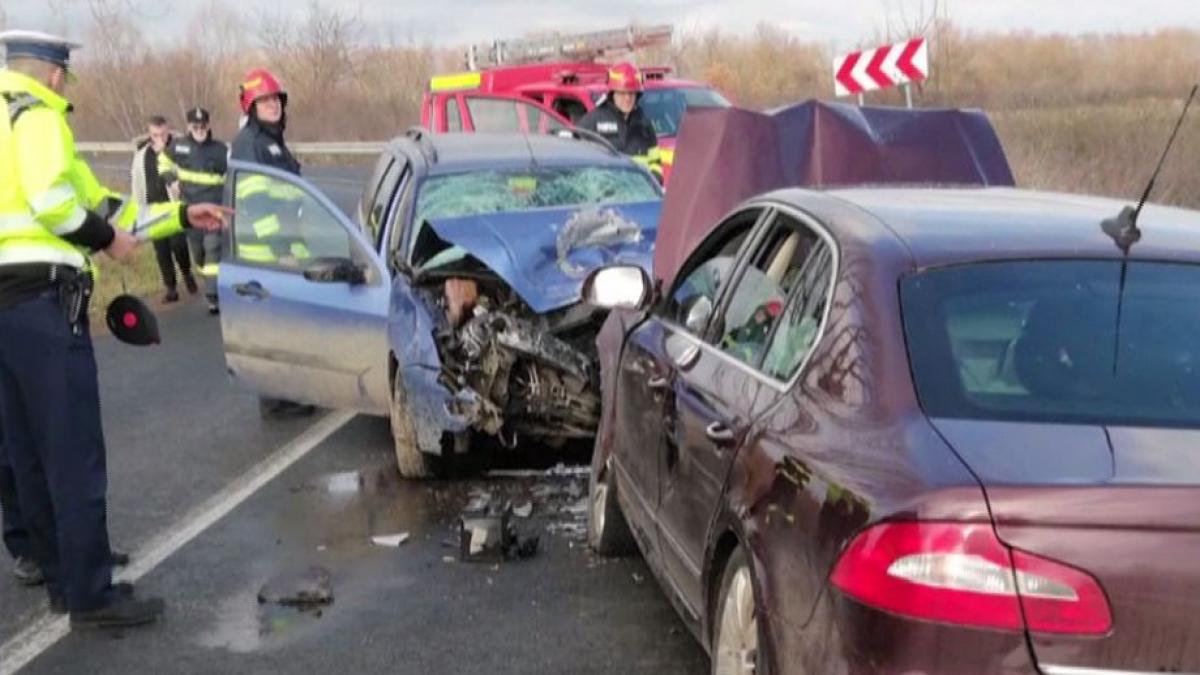 tragedie in ziua de craciun un mort si noua raniti dupa impactul dintre doua masini a fost