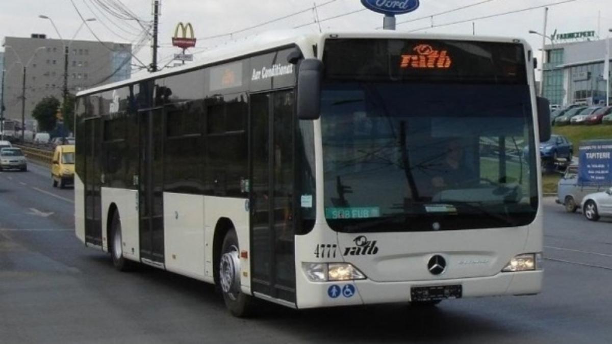 era in autobuzul 131 la piata romana cand a auzit o tanara vorbind mai tare la telefon cand a