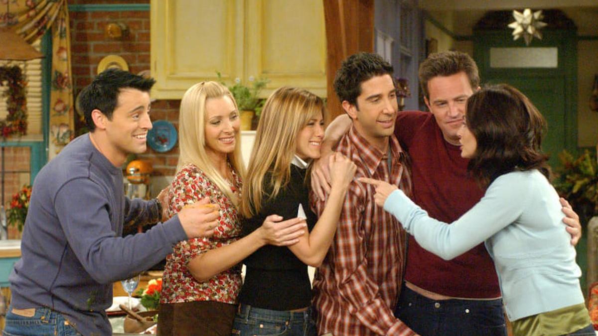 veste trista pentru fanii serialului friends s a stins din viata in urma unui atac de cord