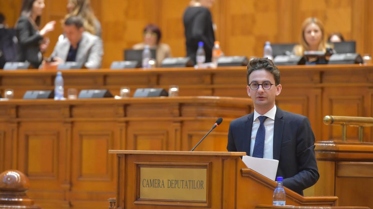 membru usr mesaj halucinant de craciun iisus avea o mama surogat si un tata care