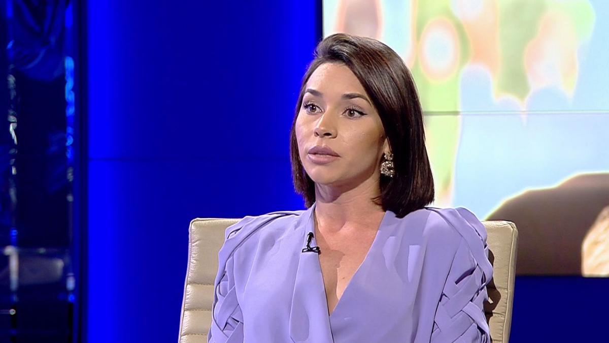 tendinte vestimentare in 2020 in centrul atentiei vor fi tonurile de albastru verde marin si turcoaz