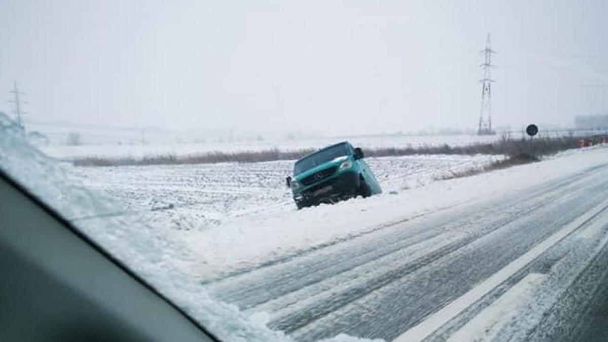 vremea alerta de ninsori masive viscolul si vremea rea fac prapad in tara foto