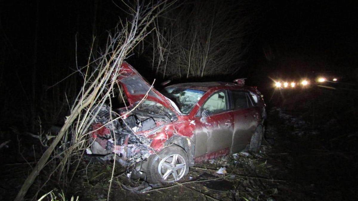 un moldovean furios a intrat cu touareg ul in plin in masina in care se aflau fosta sotie si