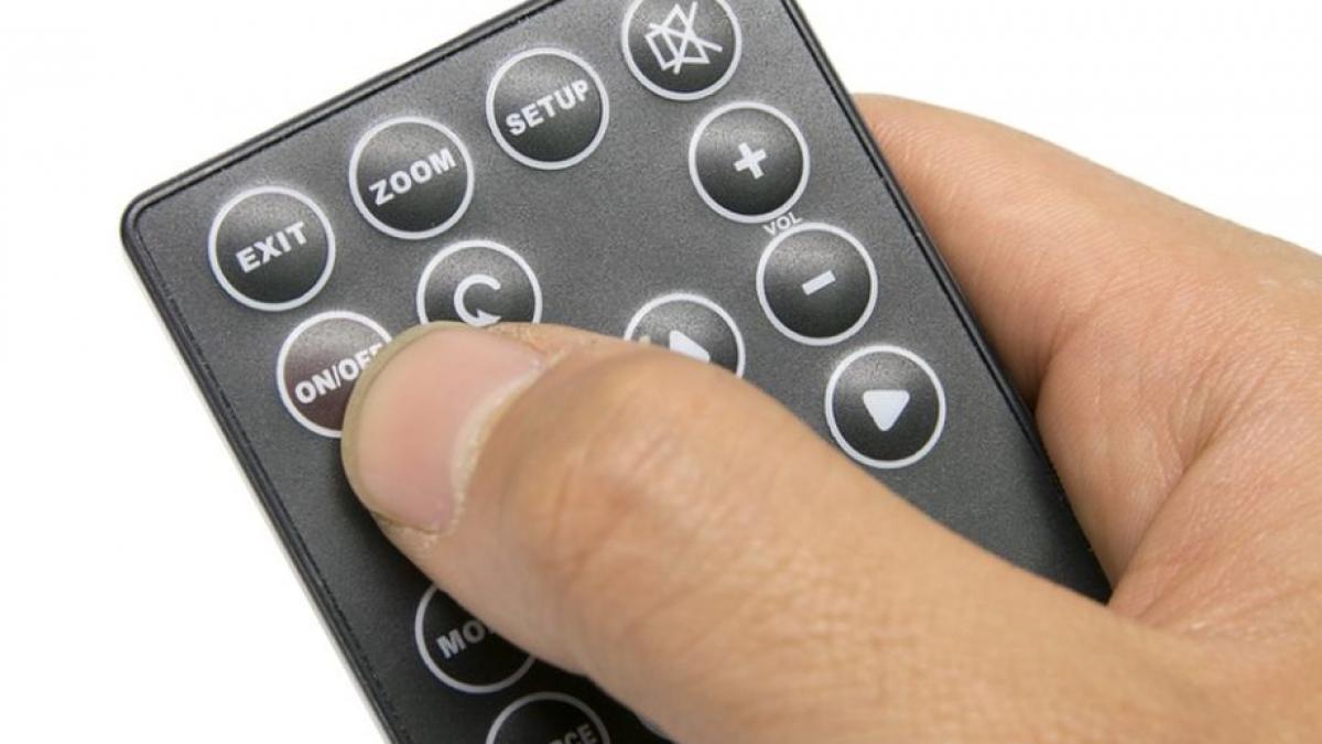 un barbat din botosani a murit pe fotoliu stand in fata televizorului