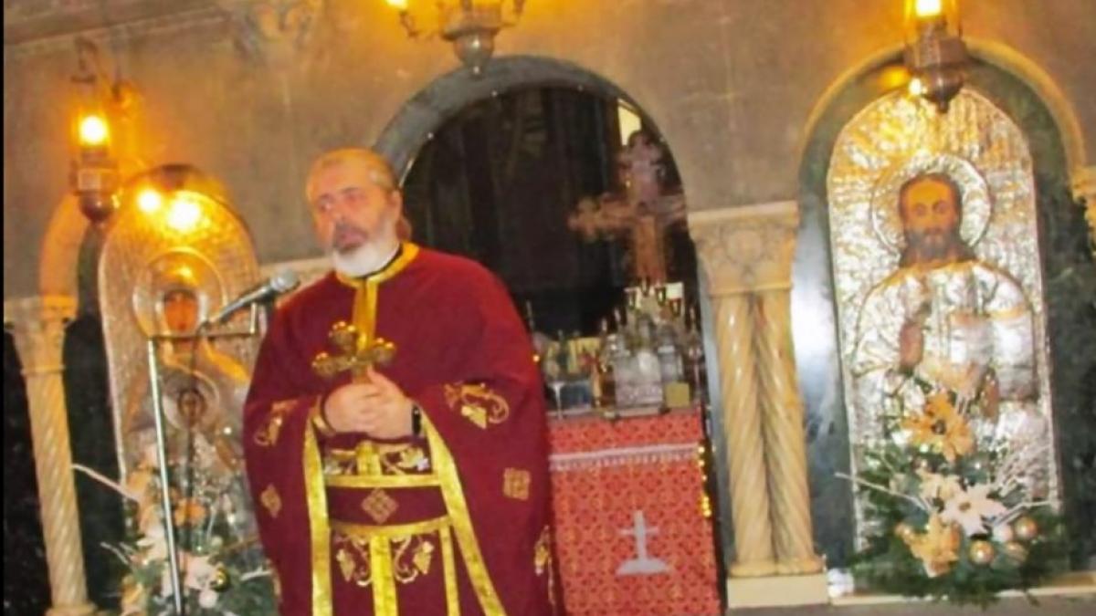 un preot din hunedoara a scris 12 reguli pline de umor de primit popa cu crucea daca vrei sa faci