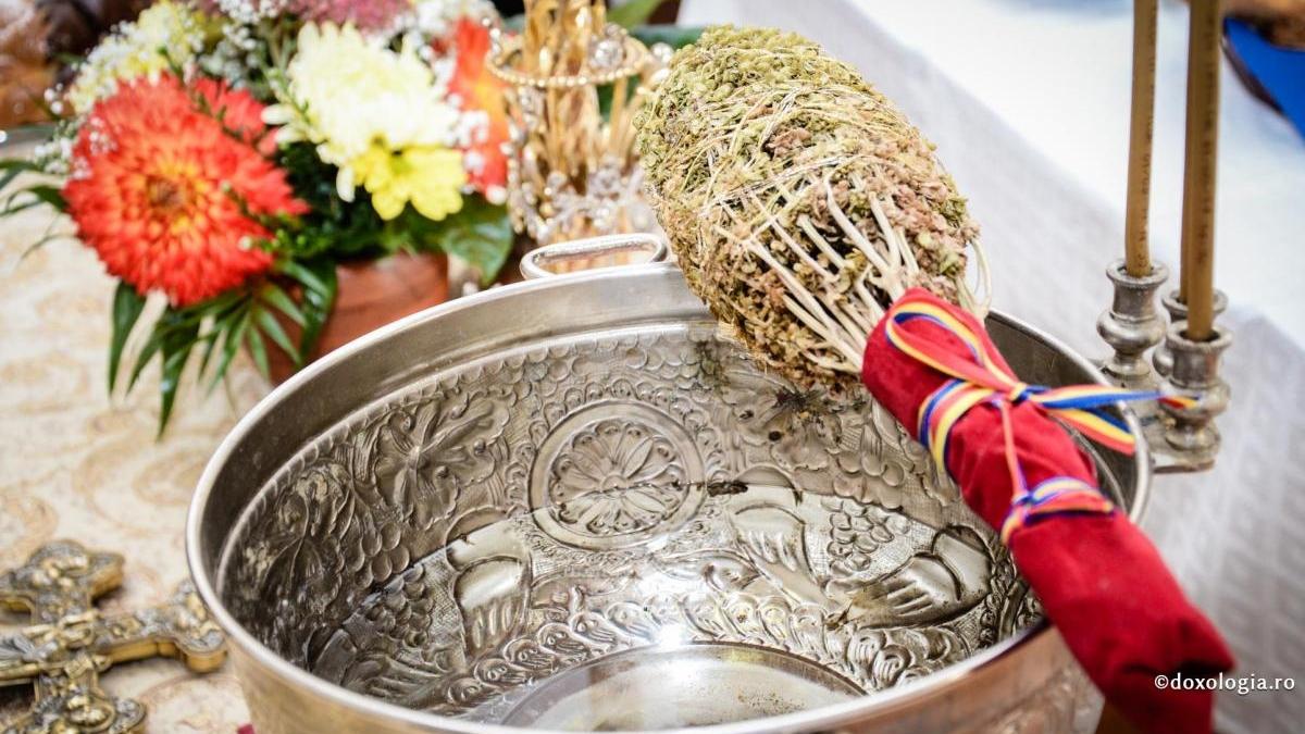 calendar ortodox 5 ianuarie ce sarbatoare este astazi