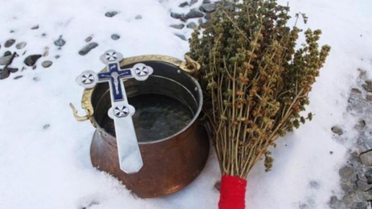 crucea de boboteaza furata de un tanar la constanta