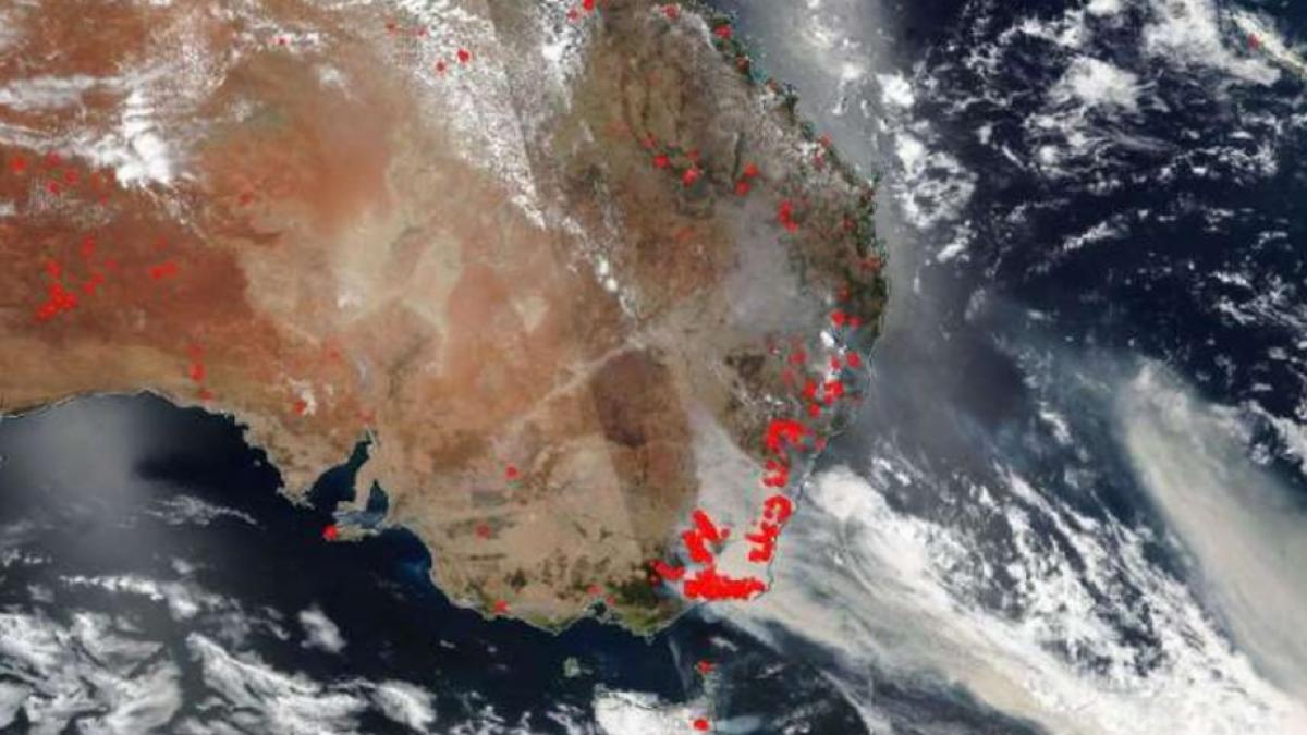 vedere din satelit cum se vad din spatiu incendiile din australia