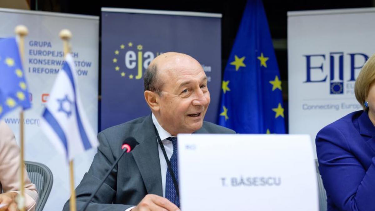traian basescu avertisment dupa atacul iranian vai de cel care va primi lovitura sua