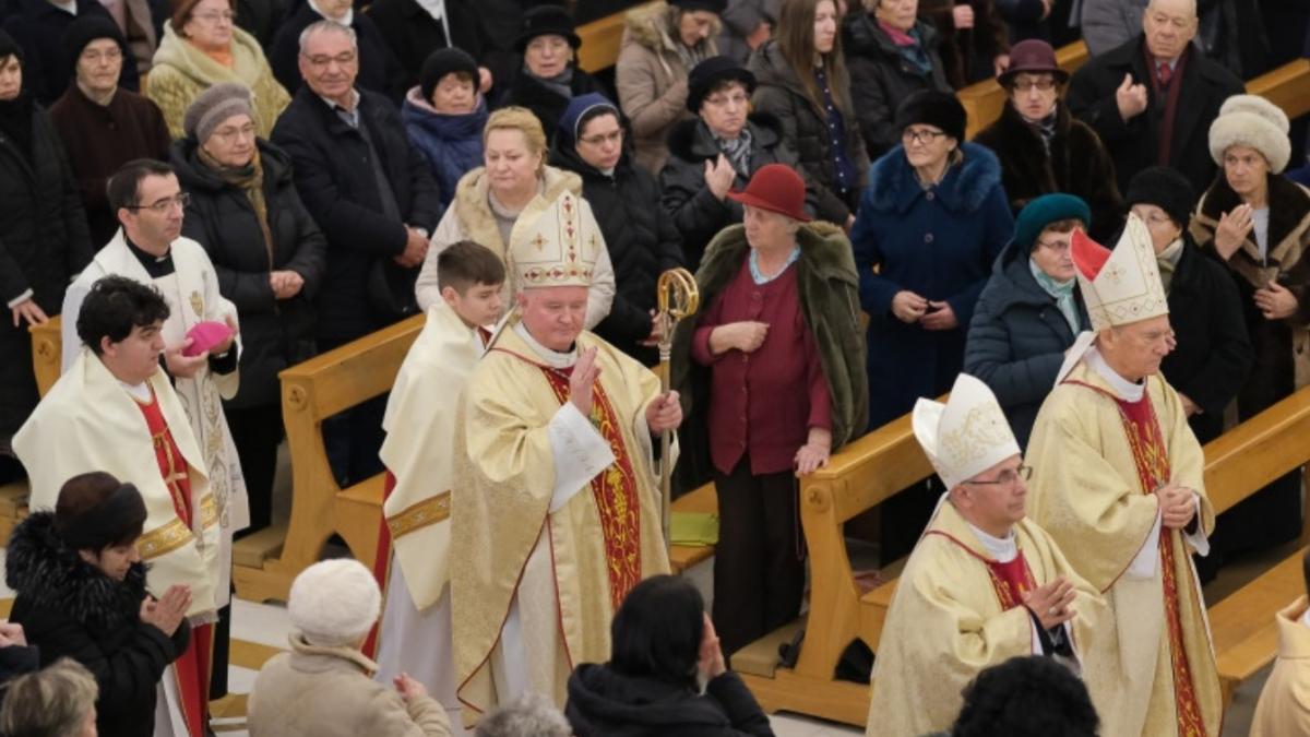 monseniorul aurel perca este inscaunat ca arhiepiscop mitropolit de bucuresti