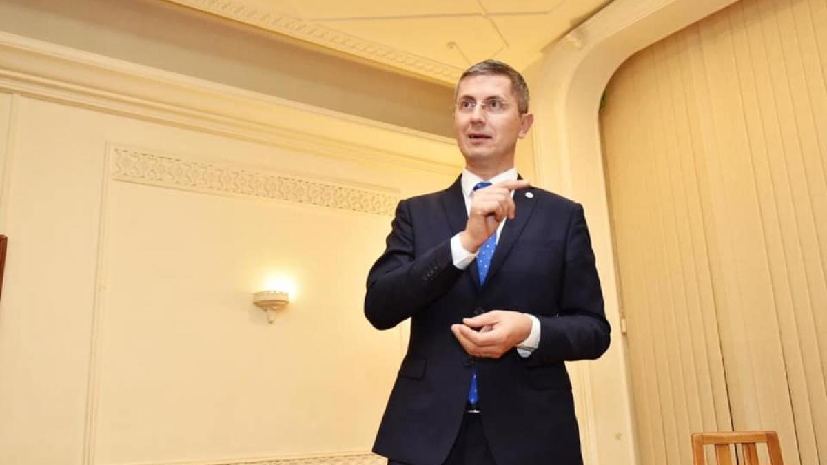 dan barna reactie surprinzatoare dupa ce i s a cerut demisia din fruntea partidului face parte din