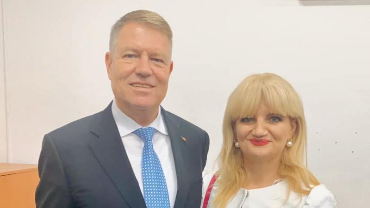 o avocata cu 16 case fiica de capitan de securitate numita secretar de stat la ministerul justitiei