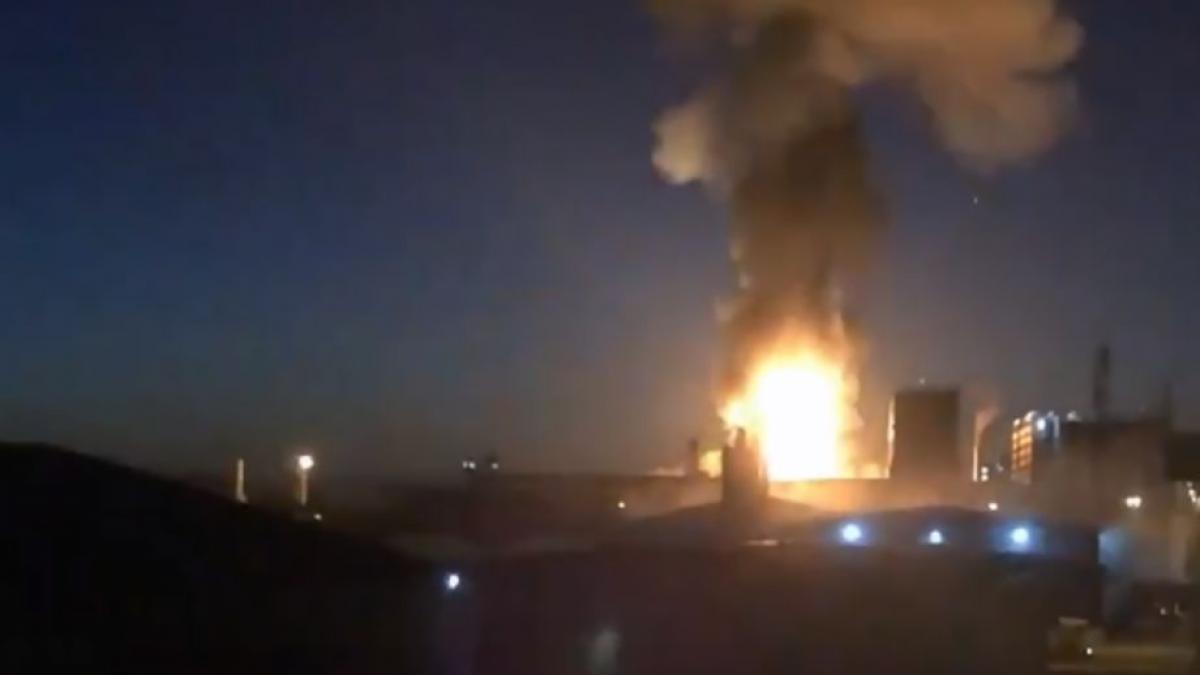 stare de alerta in spania dupa o explozie puternica la o uzina chimica sunt mai multe victime video