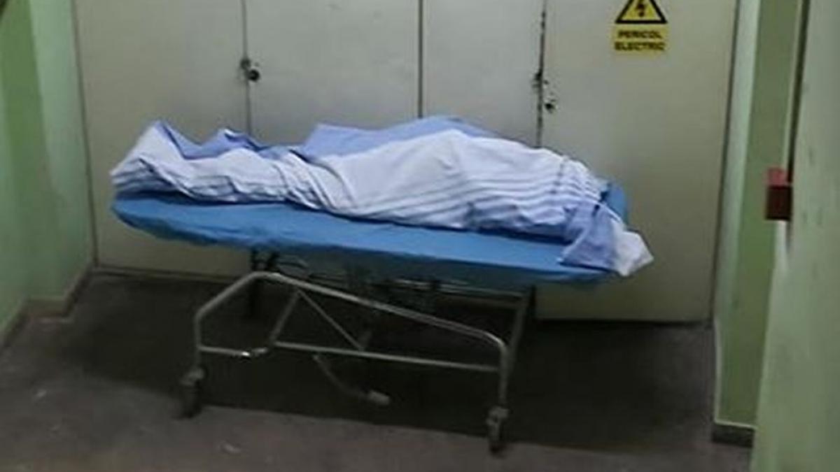 socant trupul unui pacient decedat abandonat pe scarile interioare ale spitalului universitar din