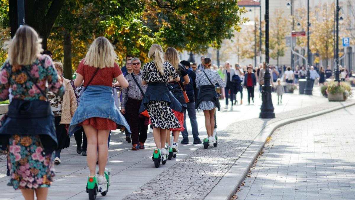 reguli circulatie trotinete electrice ce amenzi puteti lua si ai voie si ce nu ai voie sa faci cand