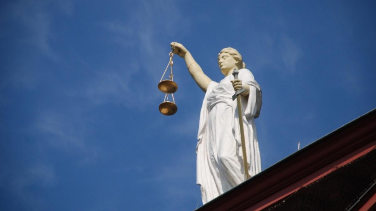 grefierii nu vor sa ramana fara pensii speciale scrisoare deschisa catre parlamentul si guvernul